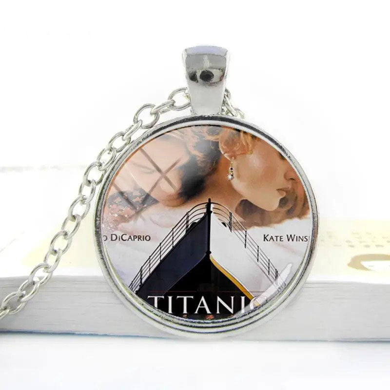 Titanic - Vintage Round Necklace