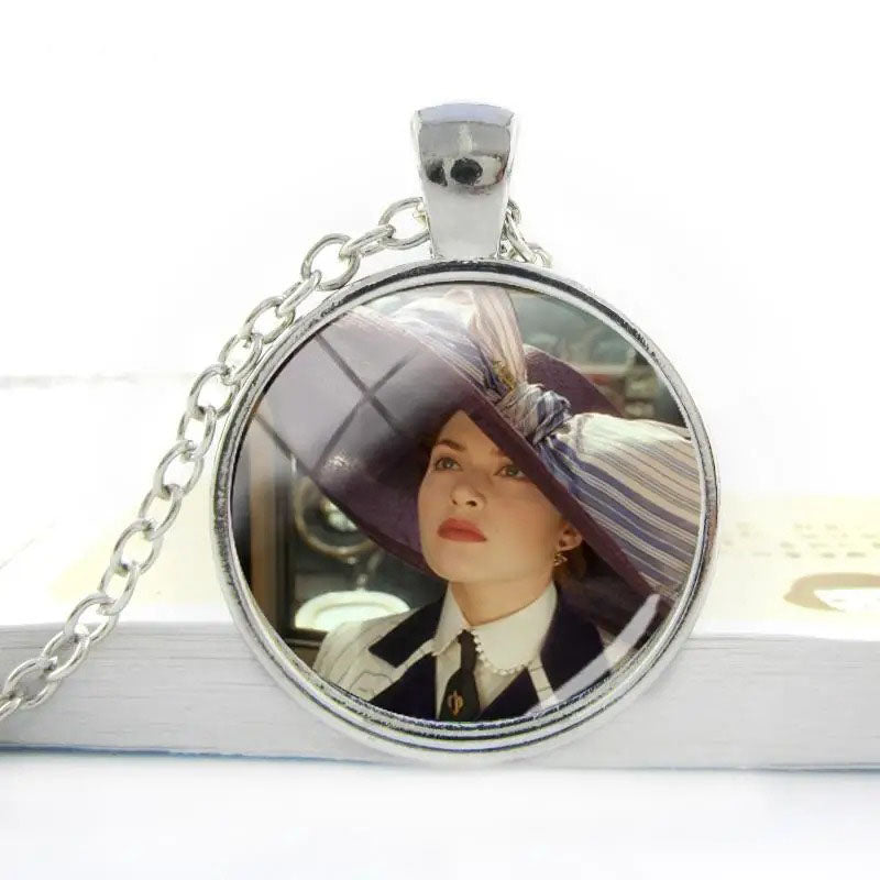 Titanic - Vintage Round Necklace