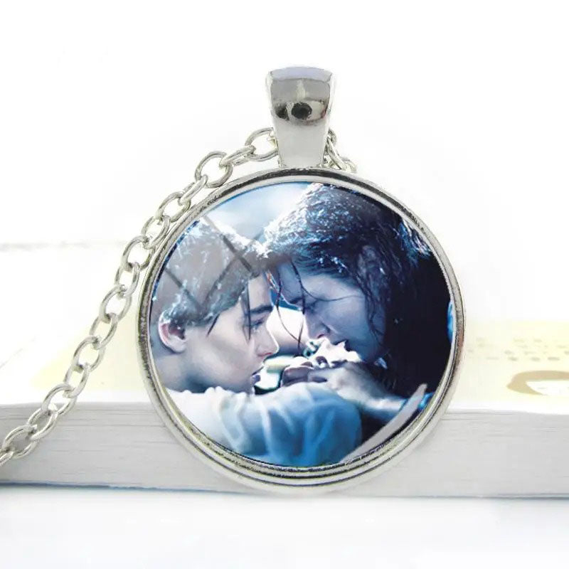 Titanic - Vintage Round Necklace