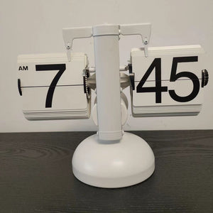 Vintage Flip Page Table Clock