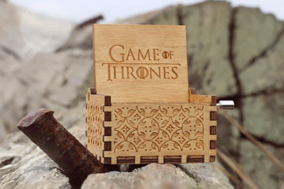 Game of Thrones Season 8 Theme Song - Emily Clarke, Sophie Turner, Kit Harington Music Box Chest
