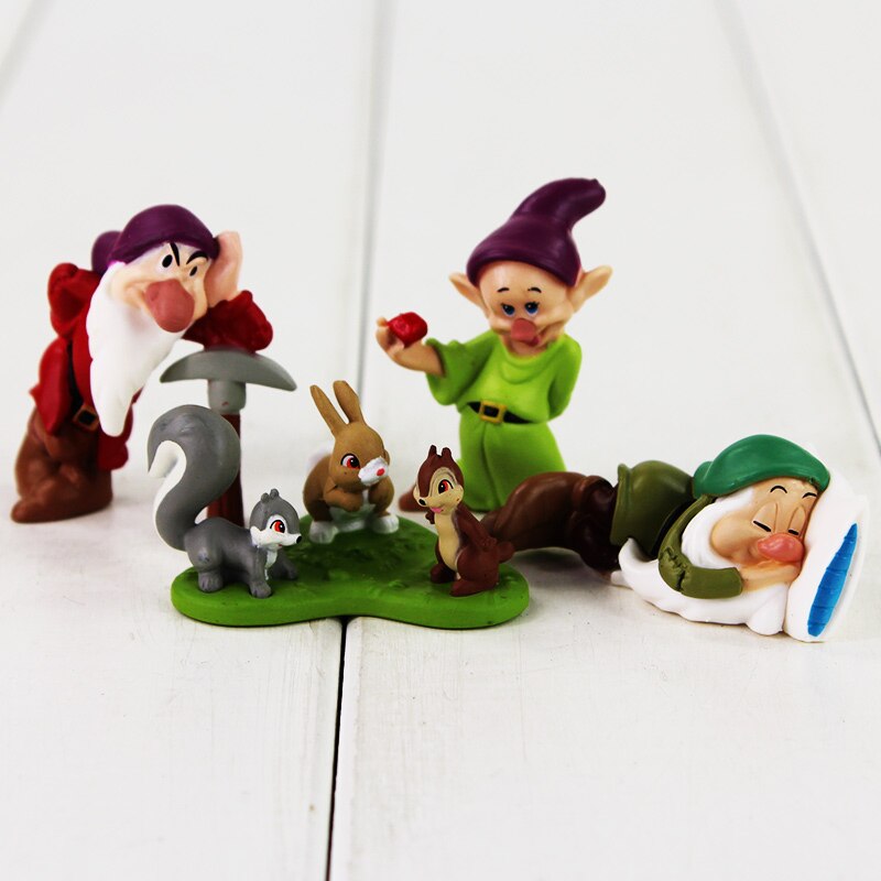 Snow White and the Seven Dwarfs Collectible Figure Toy Bundle (8pcs)