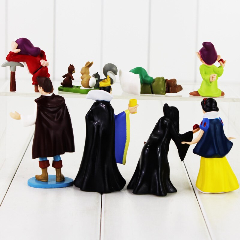 Snow White and the Seven Dwarfs Collectible Figure Toy Bundle (8pcs)
