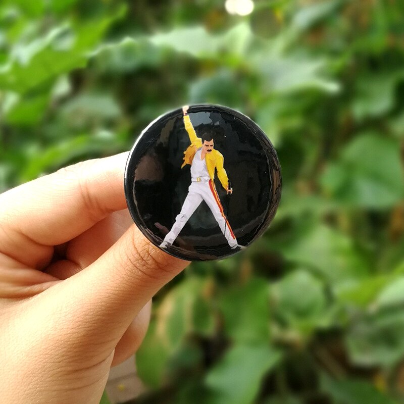 The Queen  Freddie Mercury  Metal Badges