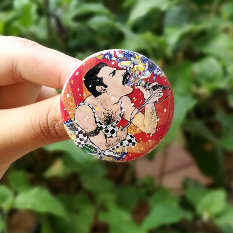 The Queen  Freddie Mercury  Metal Badges