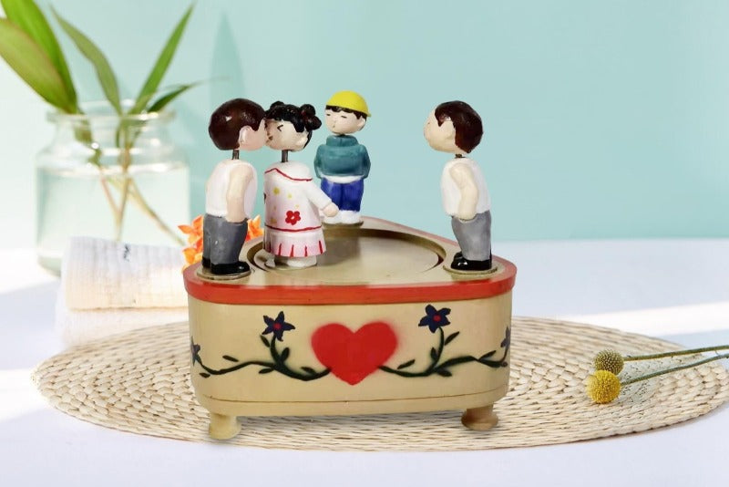 Rotating Kissing Couple Doll Music Box